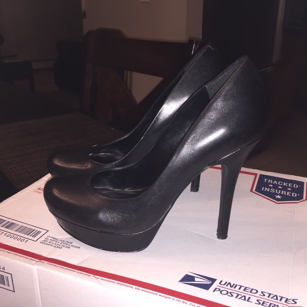 Jessica Simpson high heel leather pumps
